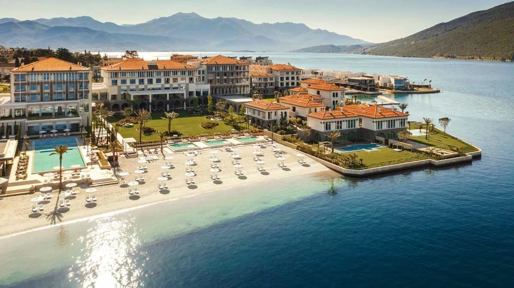 Ещё один замечательный отель в Черногории 